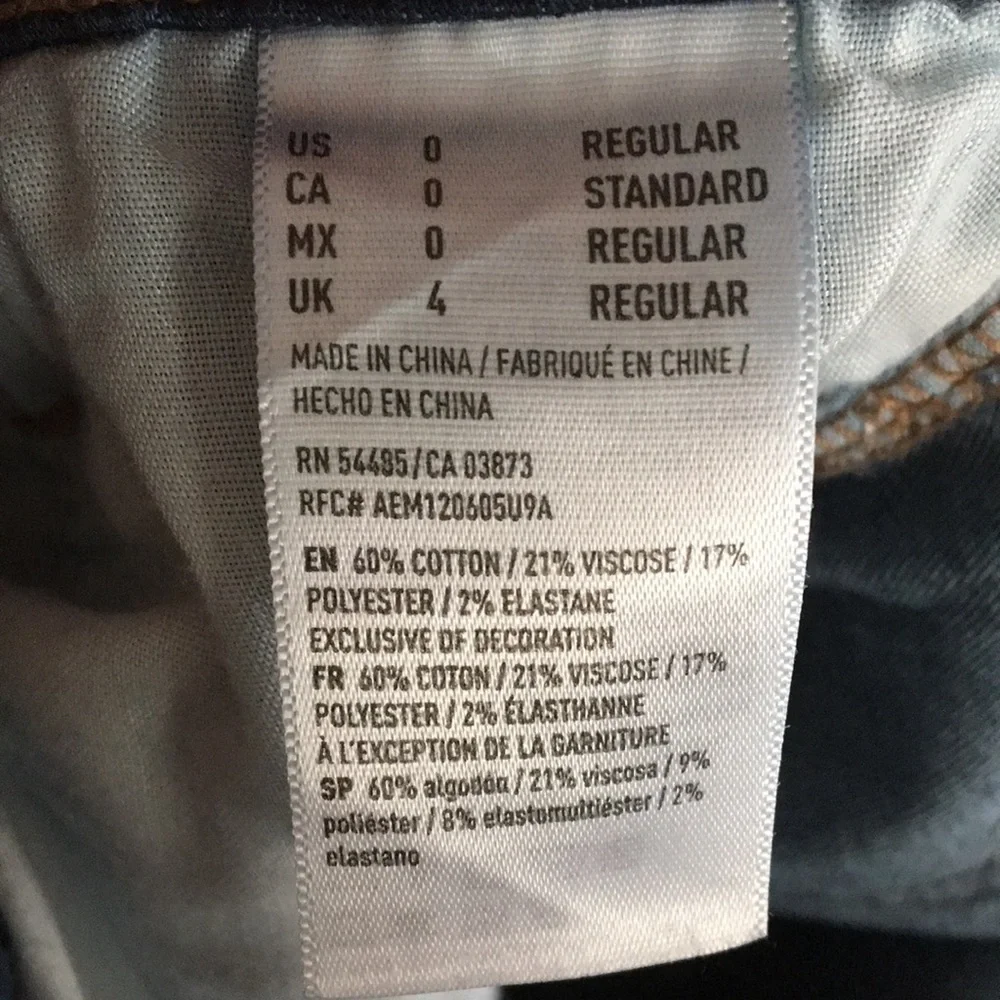 American Eagle Super Stretch Distressed Jeans EUC